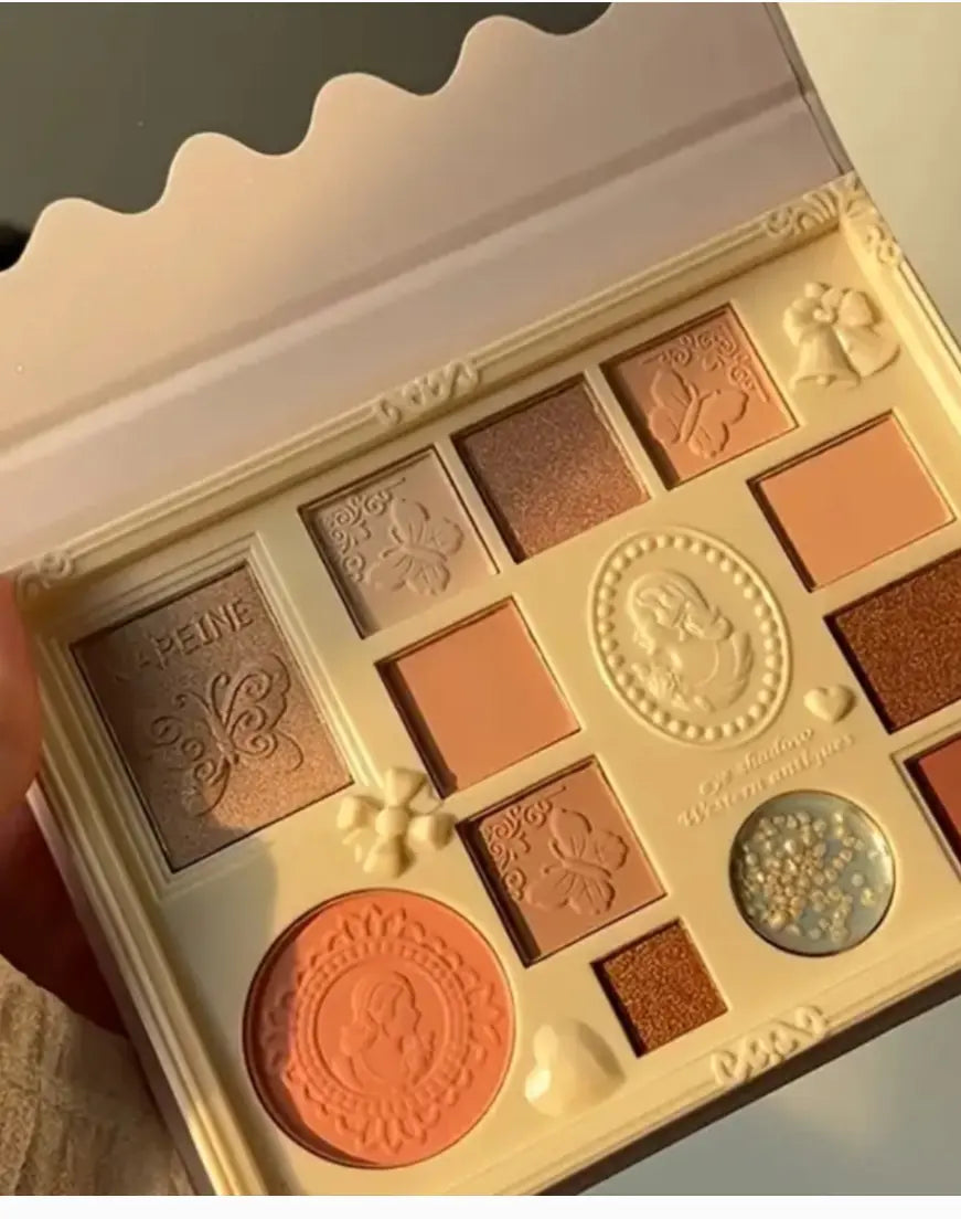Eyeshadow Palette Shimmer and Matte Beautiful Girl Boutique