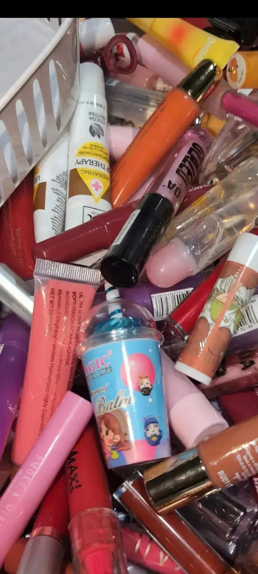 Pout Perfection Mini Lippy Scoop - 5 Surprise Lip Products Beautiful Girl Boutique